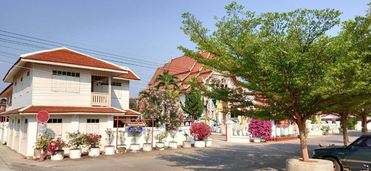 บุญเมืองน่าน Hotel Exterior foto